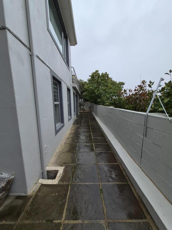 To Let 4 Bedroom Property for Rent in Oude Westhof Western Cape